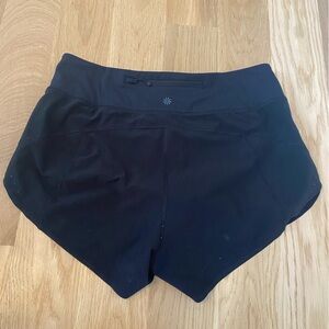 Athleta Run With It 3.5” Shorts Black